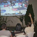 Ponovo radi bioskop: Ovako se u centru Leskovca bodre “orlovi“ na Eurobasketu