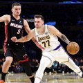 Dončić upisao tripl-dabl u pobedi Lejkersa, Jović jednocifren u porazu Majamija