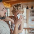 Domovi zdravlja puni pacijenata sa istim simptomima: Zapušen nos, glavobolja i umor, a nije alergija - evo šta kažu lekari