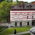 Postavnjene info table u manastiru Rakovica, jednim klikom otkrivaju se istorisjke priče