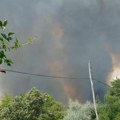 (Video) Potresne scene iz Deliblatske peščare, dim se vidi iz Beograda! Vatrena stihija preti domovima, veliki broj…