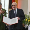 Салману Руждију уручена награда за мир: Позвао на безусловну одбрану слободе говора