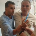 (VIDEO) Savo Manojlović upao u Opštinu Novi Beograd zbog problema sa overivačima