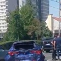 Jeziv udes u centru Beograda: Automobil smrskan, delovi rasuti po kolovozu: Hitna pomoć se uputila na mesto sudara