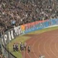 Neviđene scene u Humskoj: Igrači istrčali iz tunela i otišli pravo kod navijača na jug VIDEO