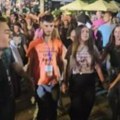Najlepša slika iz Srbije poslata u svet! Pravo lice Užičana! Kako klinci iz 11 zemalja pletu kolce, okupilo ih Licidersko srce…