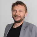 Jovo Maksić za NIN: Mladi su ogledalo u kom vlast vidi svoje pravo lice