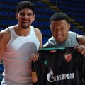 Mateuš bodrio Zvezdu, Jagu podario dres
