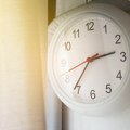 Ove godine kazaljke na satu pomeramo ranije: Evo kada prelazimo na letnje računanje vremena