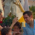 Paparaco! Uhvatili smo brata Ane Ivanović u Crnoj Gori sa ženom i detetom uživa na letovanju: Džajina ćerka u uskoj haljini…