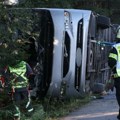 Stravičan udes na putu za Oktoberfest: Autobus pun turista sleteo niz padinu, ima mrtvih i na desetine povređenih