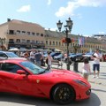 FOTO, VIDEO: Luksuzni sportski automobili u centru Novog Sada, evo zašto su na Trgu slobode