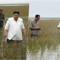 Leteće glave! Kim do pupka u vodi, besan na saradnike što nisu sprečili poplave, jednog je prozvao po imenu (foto)