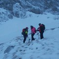 Drama na Durmitoru: Led i jak vetar zaglavio planinare, spasili ih članovi GSS-a FOTO