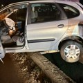 Jezive slike sa lica mesta: Vozač kod Čačka izgubio kontrolu i sleteo sa puta, ovoliko falilo da završi u reci
