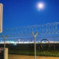Aerodrom u Minhenu postepeno nastavlja letove nakon primećenih dronova, uz kašnjenja