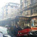 Sudar gradskog autobusa i automobila: Udes na uglu Takovske i Svetogorske, stvaraju se gužve