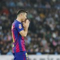Барселона забранила Левандовском да даје голове?