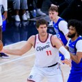 Jokić dobio novog kolegu ispod koša VIDEO