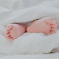 Jednom dečaku se žurilo – trudnica se porodila kod kuće na Banovom brdu pre dolaska Hitne pomoći