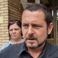 Antić i Dimitrijević se obraćaju novinarima u ponedeljak ispred gimnazije