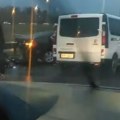 Zastoj od Mladenovca ka Beogradu: Sudar dva službena vozila usporio saobraćaj (video)