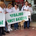 Запослени у Апотекарској установи у Краљеву не одустају од захтева