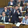 Smeh u crnogorskoj Skupštini Abazović o rekonstrukciji: Ne može se doć do plaže, sve su straže Ibrahimovića Draže