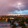 Padala stabla na ulicu, hladnije za skoro 10 stepeni: Aktiviran narandžasti meteoalarm u Hrvatskoj