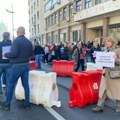 Protesti i pojačano obezbeđenje ispred Skupštine Beograda, usvojen dnevni red