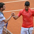 Novak se danas bori za finale ženeve: Igra protiv tenisera od kojeg nikada nije izgubio, kladionice veruju da će ga Srbin…
