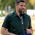 Uživo gradonačelnik šapić: U toku je postavljanje stubova sa imenima ulica na ćirilici i engleskom jeziku