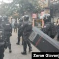 Помоћник директора полиције Србије одбацио оптужбе да су на протестима поступали људи који нису полицајци