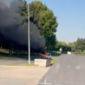 Zapaljen automobil ispred turskog parlamenta! Ozloglašeni "reno toros" u plamenu, poslata jeziva poruka! Vratile se mračne…