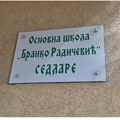 U OŠ „Branko Radičević“ Sedlare u Svilajincu učenici svih razreda su od ove školske godine počeli da nose školske uniforme…