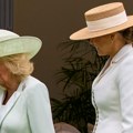 Britanski humor nije za svakoga: Kamila šalom zbunila Melaniju, njihov razgovor postao hit na mrežama!