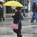 Vreme danas oblačno i svežije, ponegde kišovito