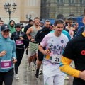 Trkači prkose pljusku: Sa Trga slobode startovao 34. Novosadski maraton