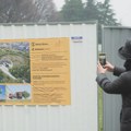 Građani uklanjaju ograde sa parcele na Ušću gde je planirana gradnja Akvarijuma