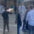 Dirljiv prizor u Pančevu: Učenici iznenadili razrednu na venčanju, dočekali je sa velikim buketom, nastalo oduševljenje!