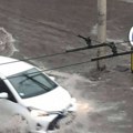 U Beogradu jaka kiša praćena olujnim vetrom