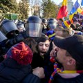 Uživo haos na ulicama bukurešta, Rumunija na nogama! Žestok sukob demonstranata i policije! Predsednik podneo ostavku…