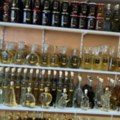 Zbog rakije premlatio suprugu "Strpaću te u sanduk jer mi nisi nabavila alkohol"