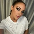 Prija objavila prvu sliku iz porodilišta! Drži ćerku Ariju, obratila se ovim rečima: "Život nam je dao..."