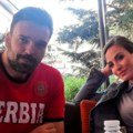 Kuća iz snova okružena živom ogradom: Pogledajte u kakvom raju Jelena Tomašević i Ivan Bosiljčić uživaju u Beogradu: Oko njih…