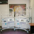 Neonatološka služba UKC Niš dobila dva savremena inkubatora u okviru kampanje „Tako mali da bi u srce stali“