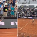 Novak (konačno) došao da trenira, sačekale ga pune tribine