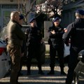 Filmska scena u marketu: Potegao pištolj, ali nije računao na obezbeđenje