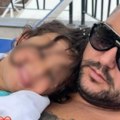 Asmin se ne odvaja od ćerke! Drži malu Noru na grudima, objavio sliku i pokazao kako provode vreme (foto)