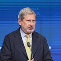 Austrijski nedeljnik: Da li bivši komesar EU ponovo trči u pomoć Vučiću?